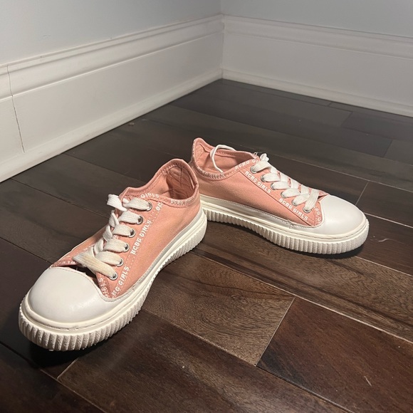 Shoes - Picture 3 of 5